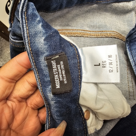 High Waisted Straight Leg Jeans - Picture 4 of 4